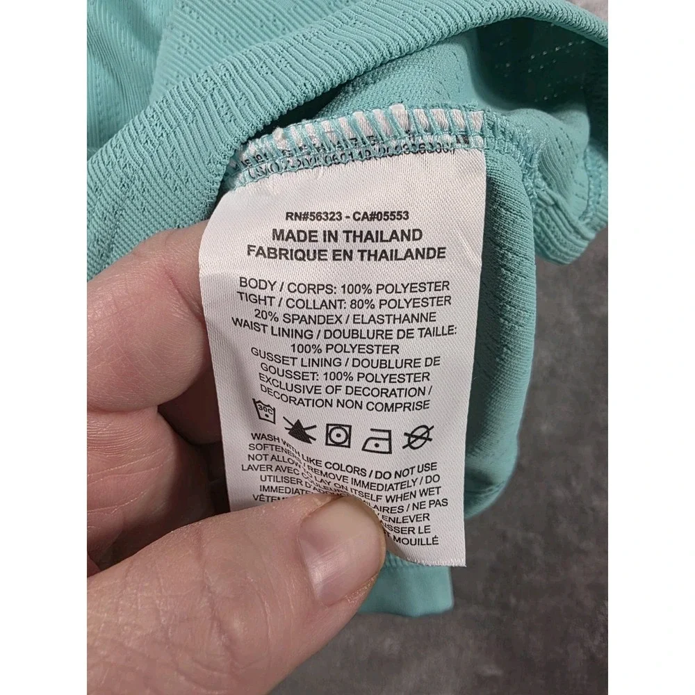NWT‎ Nike Women's XS 17